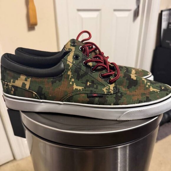 Shoes/ sneakers - Picture 1 of 5